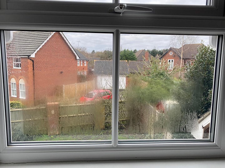 Blown double glazing unit in a upvc frame